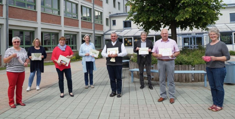 Kath. Frauenbund und Evang. Kirchengemeinde Oberviechtach: fast 3.000 Masken genäht