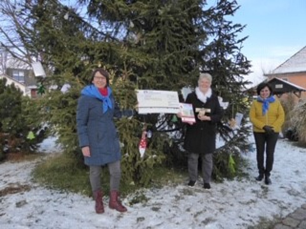 Spendenübergabe KDFB an die Kinderkrebshilfe in der Region Oberpfalz Nord. 