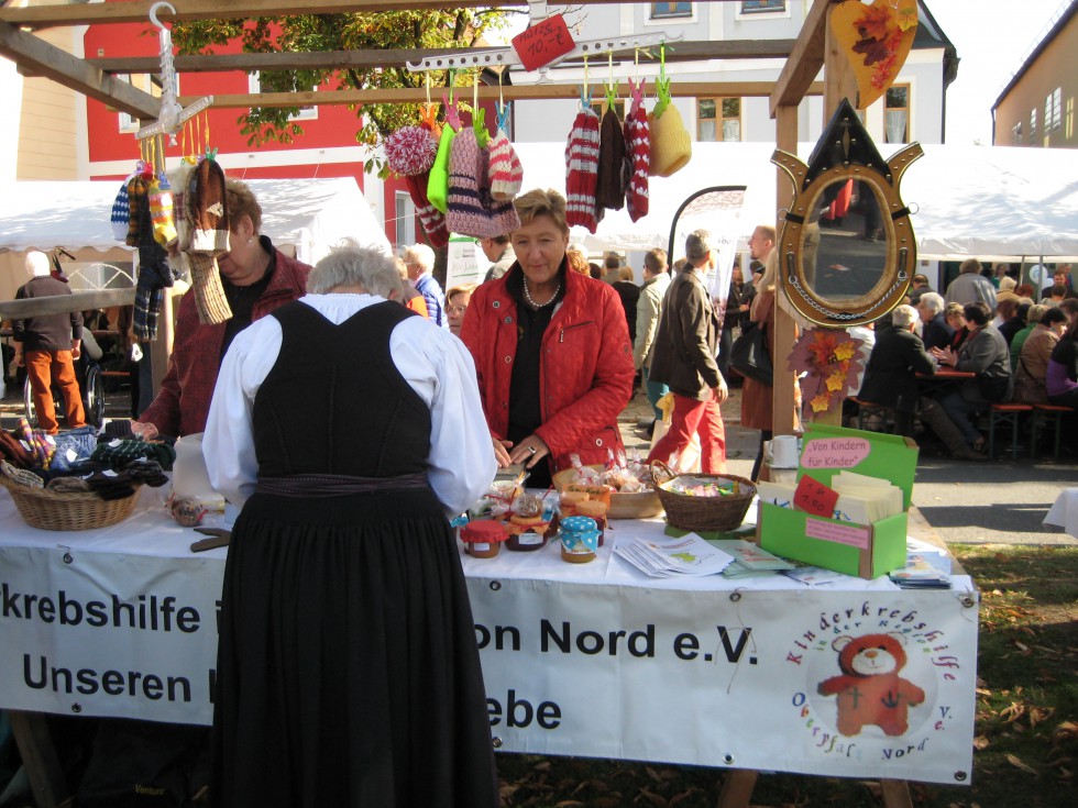 Stand auf dem Bauernmarkt voller Erfolg