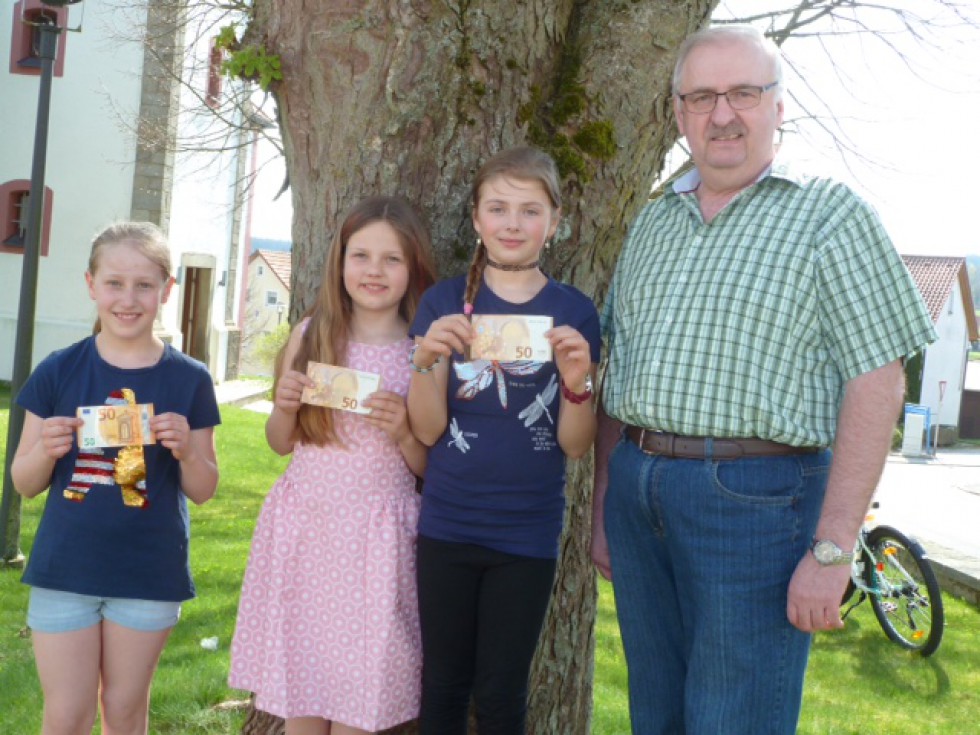 Kinder helfen Kindern Mähringer Kommunionkinder spenden für krebskranke Kinder