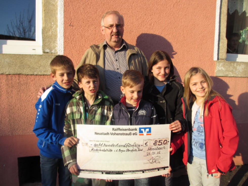 Kommunionkinder Moosbach spenden über 850 €
