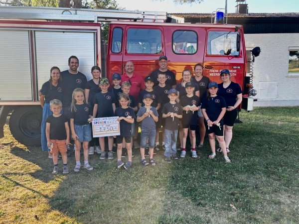 Kinderfeuerwehr Meerbodenreuth spendet 2750 € an Kinderkrebshilfe nach Spendenlauf