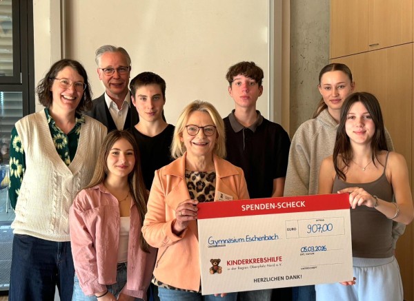 Gymnasium Eschenbach spendet 907 &euro;