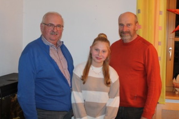 Nikolaus und Engel sammeln in Vohenstrauß 1500 Euro für Kinderkrebshilfe