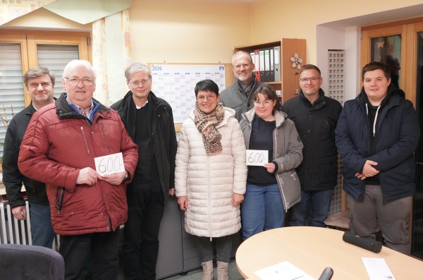 Nikol&auml;use sammeln 1200 Euro