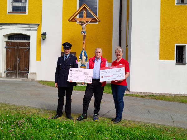 4000 Euro für Kinderkrebshilfe in der Region Oberpfalz Nord und für die Feuerwehrjugend in Söllitz